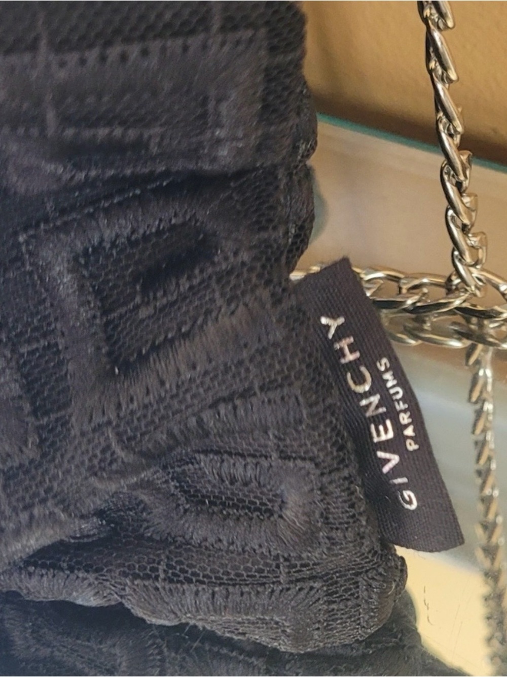 Givenchy - Picture 9 of 9
